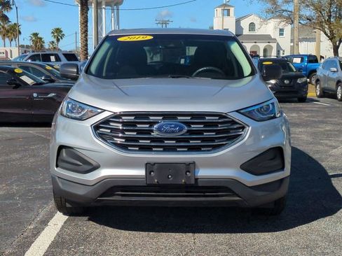 Used 2019 Ford Edge SE image 2