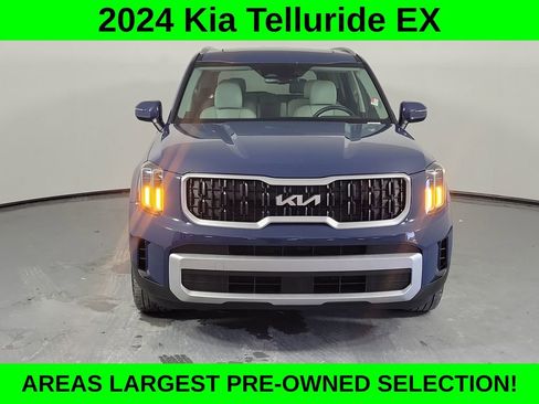Used 2024 Kia Telluride EX w/ EX Captain's Chair Package FWD image 2