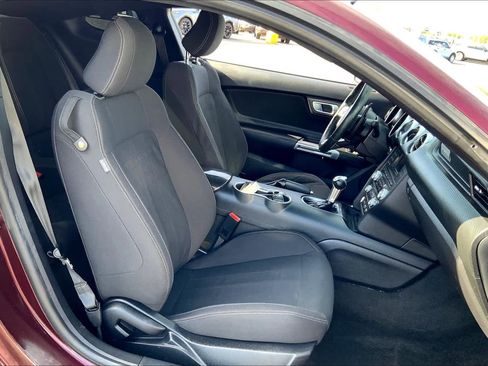 Used 2018 Ford Mustang Coupe image 7