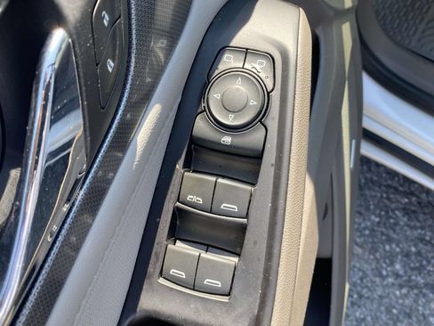 Used 2019 Chevrolet Traverse Premier AWD/4WD image 18
