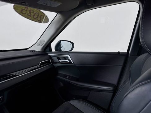 Used 2025 Mitsubishi Outlander SE image 25