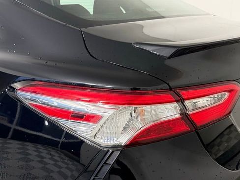 Used 2020 Toyota Camry SE FWD image 14