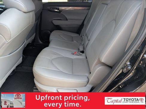 Used 2021 Toyota Highlander Limited AWD/4WD image 12