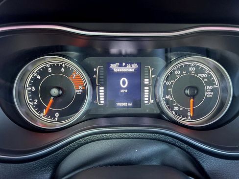 Used 2020 Jeep Cherokee Latitude image 22