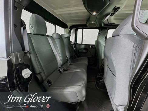 New 2025 Jeep Gladiator Sport image 13