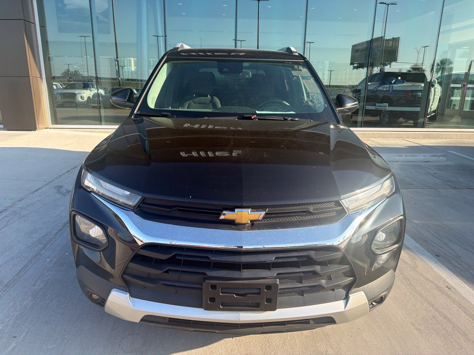 Used 2023 Chevrolet TrailBlazer LT w/ Convenience Package FWD image 2