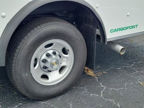 New 2025 Chevrolet Express 3500 w/ Power Convenience Package image 7