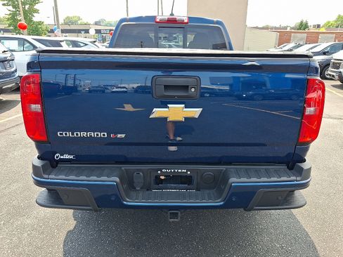 Used 2019 Chevrolet Colorado Z71 AWD/4WD image 4