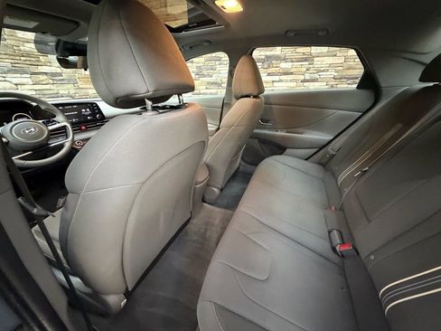 Used 2022 Hyundai Elantra SEL w/ Convenience + Premium Package image 27