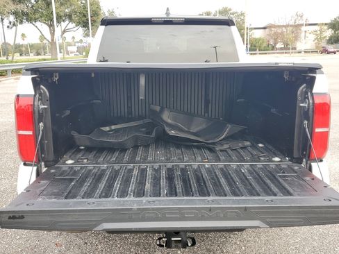 Used 2024 Toyota Tacoma SR image 5