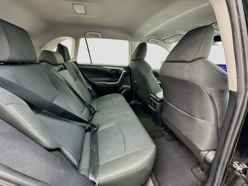 Used 2023 Toyota RAV4 LE FWD image 18