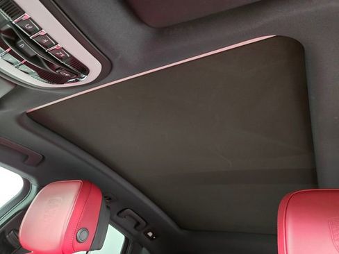 Used 2024 Porsche Macan image 14