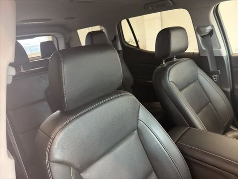 Used 2023 GMC Acadia SLT image 39