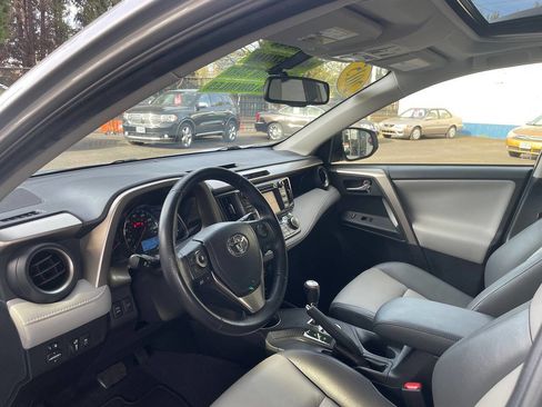 Used 2015 Toyota RAV4 Limited image 19