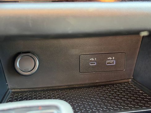 Certified 2025 Nissan Pathfinder SV FWD image 27