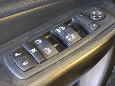 Used 2020 Jeep Cherokee Trailhawk w/ Comfort/Convenience Group AWD/4WD image 27