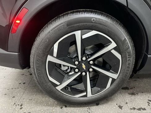 Certified 2026 Chevrolet Equinox EV LT FWD image 32