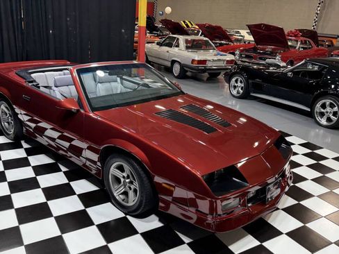 Used 1988 Chevrolet Camaro IROC-Z RWD image 9