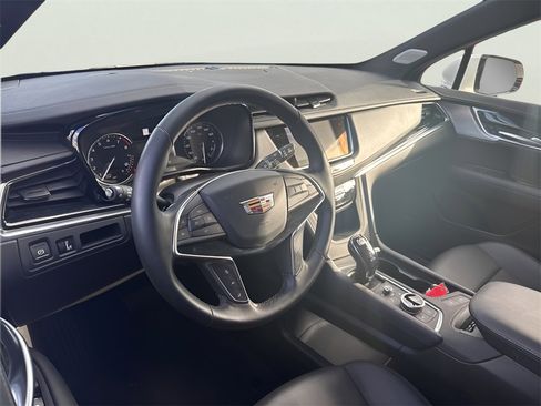 Certified 2025 Cadillac XT5 Premium Luxury image 22