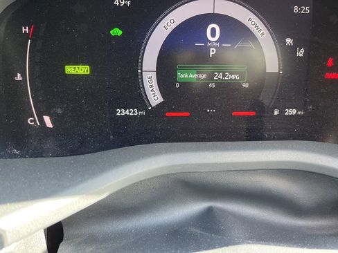 Used 2025 Toyota Camry SE w/ Convenience Package image 10