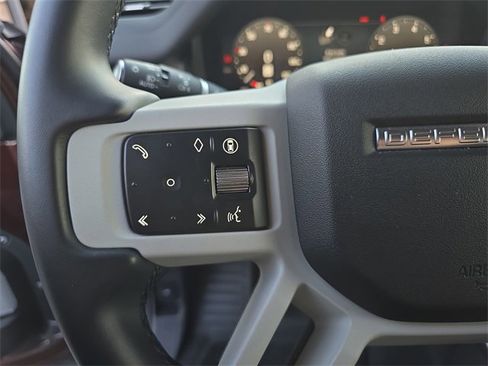 Used 2024 Land Rover Defender 130 S image 18