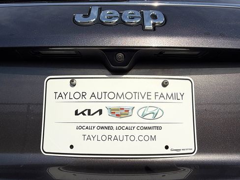 Used 2024 Jeep Compass Limited image 31