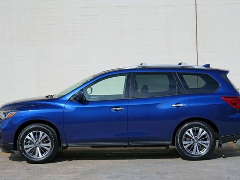 Used 2020 Nissan Pathfinder S FWD image 45