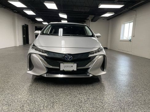 Used 2022 Toyota Prius Prime XLE FWD image 8