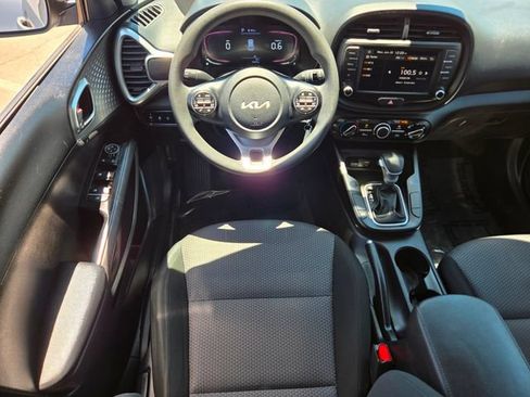 Used 2024 Kia Soul LX w/ Option Group 015 FWD image 15