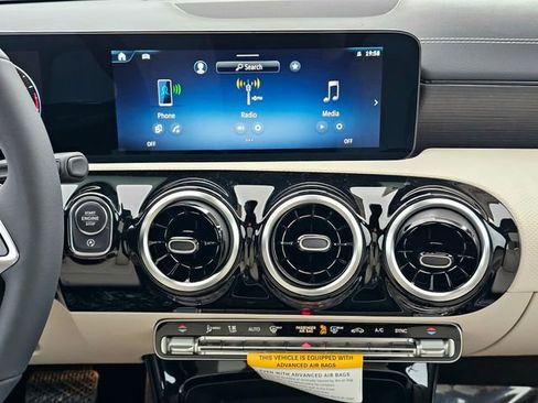 New 2026 Mercedes-Benz CLA 250 4MATIC image 36