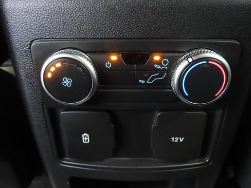 Used 2020 Ford Explorer XLT RWD image 34