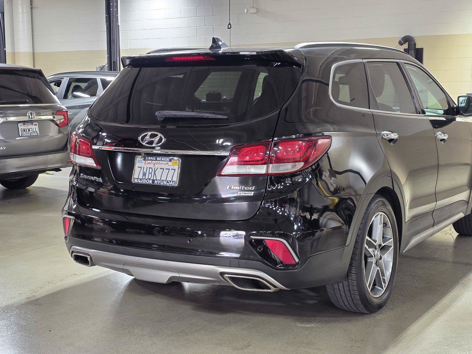 Used 2017 Hyundai Santa Fe Limited FWD image 11