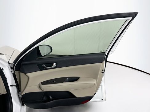 Used 2018 Kia Optima LX w/ 17" Alloy Wheels Package image 30