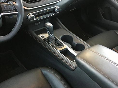 Used 2019 Nissan Altima 2.5 SR w/ SR Premium Package image 22