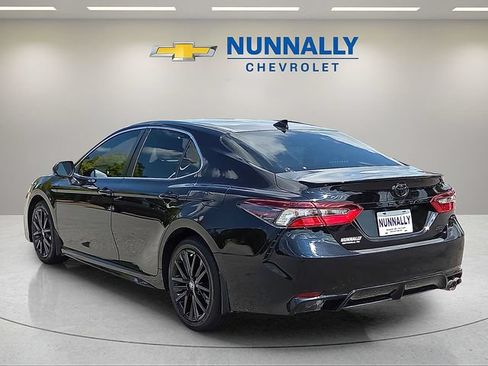 Used 2024 Toyota Camry SE FWD image 3