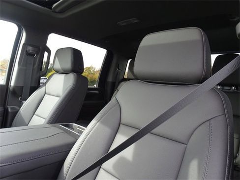New 2026 GMC Sierra 2500 SLT w/ SLT Premium Package image 14