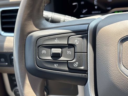 Used 2022 GMC Yukon XL Denali AWD/4WD image 19