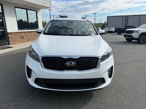 Used 2020 Kia Sorento LX image 10