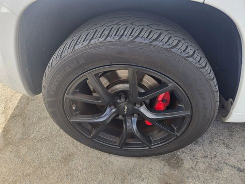 Used 2019 Jeep Grand Cherokee SRT image 32