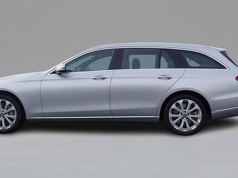 Used 2017 Mercedes-Benz E 400 4MATIC Wagon image 8