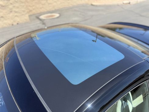 Used 2015 Mercedes-Benz SL 63 AMG image 10