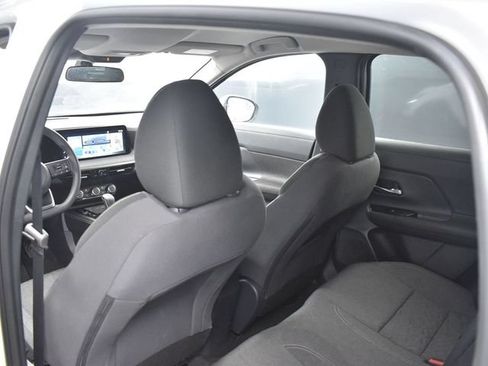Used 2025 Nissan Kicks SV AWD/4WD image 25