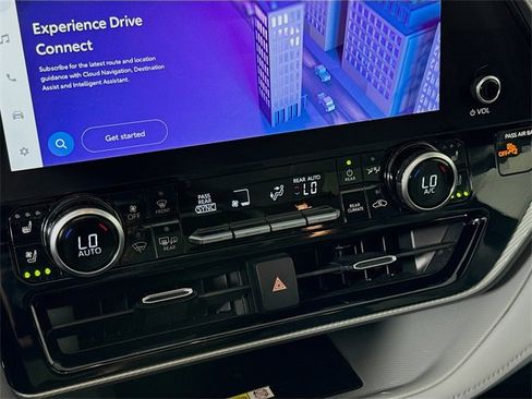 Used 2023 Toyota Highlander L image 14