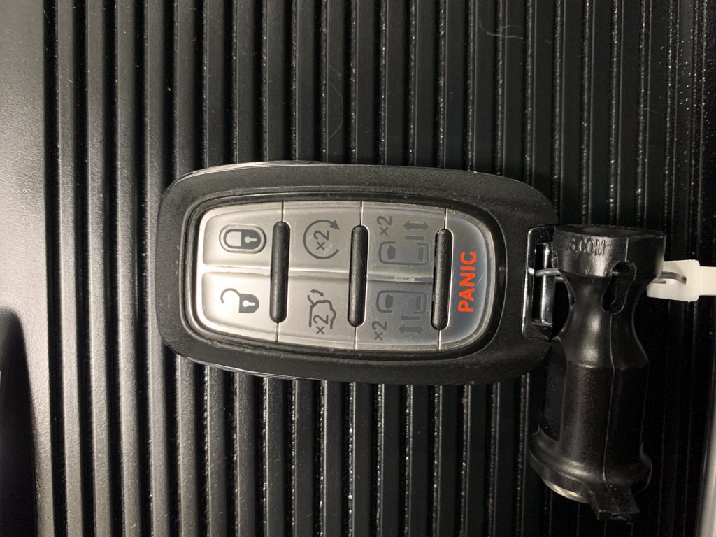 Used 2024 Chrysler Pacifica Touring-L FWD image 33