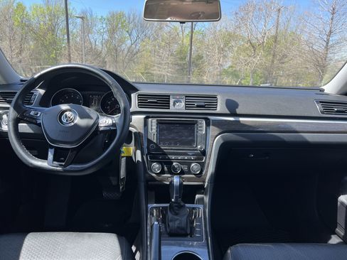 Used 2016 Volkswagen Passat 1.8T SE image 27