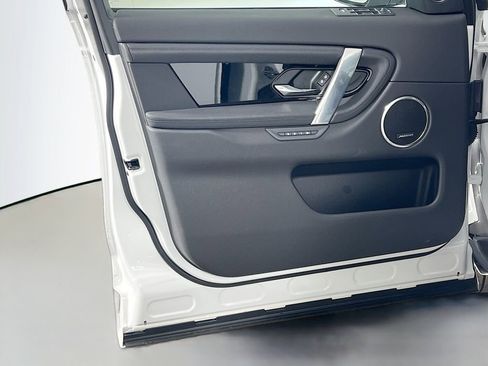 Certified 2025 Land Rover Discovery Sport S image 18