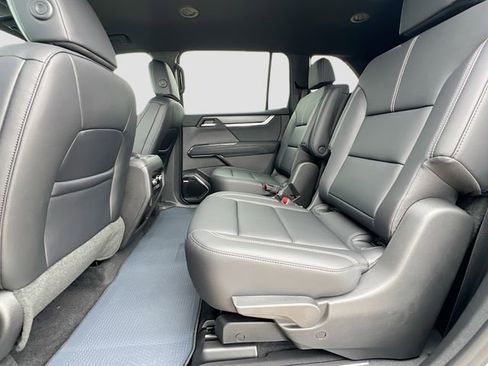 New 2026 GMC Acadia Elevation w/ Elevation Premium Package FWD image 17