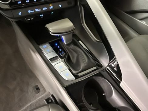 Used 2024 Hyundai Elantra SEL w/ Convenience Package FWD image 21
