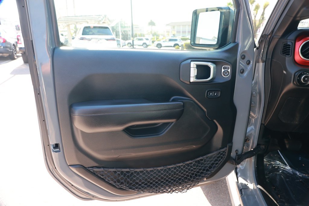 Used 2019 Jeep Wrangler Unlimited Rubicon w/ Cold Weather Group AWD/4WD image 18