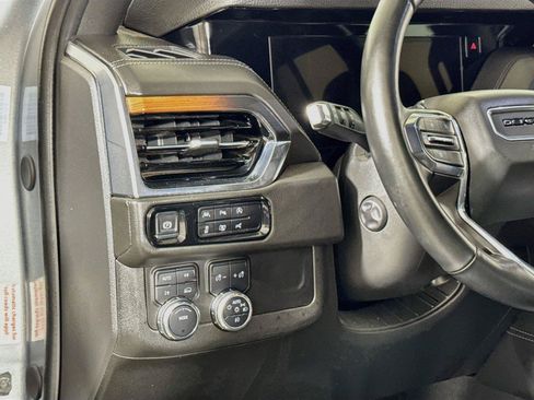 Used 2025 GMC Yukon XL Denali AWD/4WD image 8
